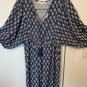 Elegant Blue and White Patterned Midi Dress